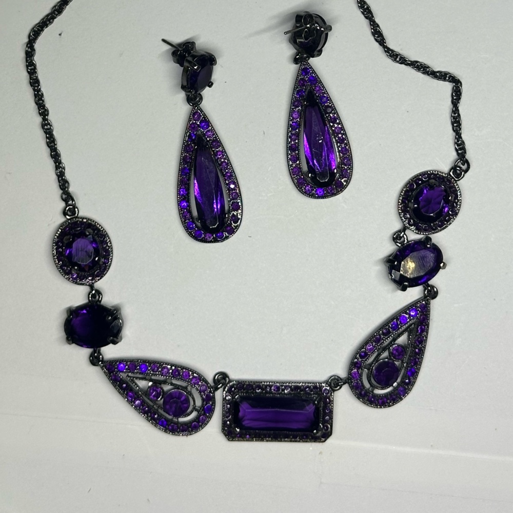 Avon Purple Geometric Necklace NWOT - Picture 2 of 4